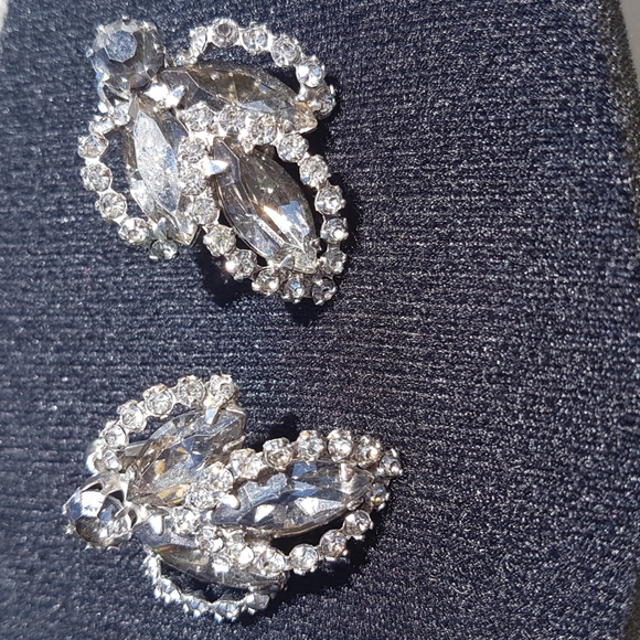 Earrings - Picture 2 of 5